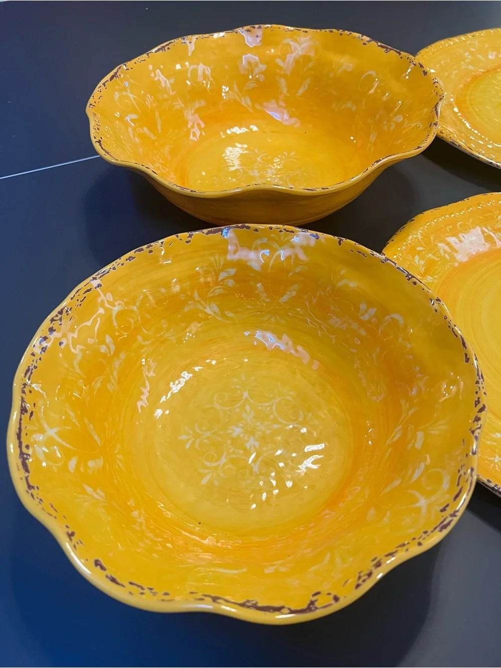 EUC set of 4 Vibrant Yellow Melamine large serve ware pieces 2 Plates & 2 Bowls